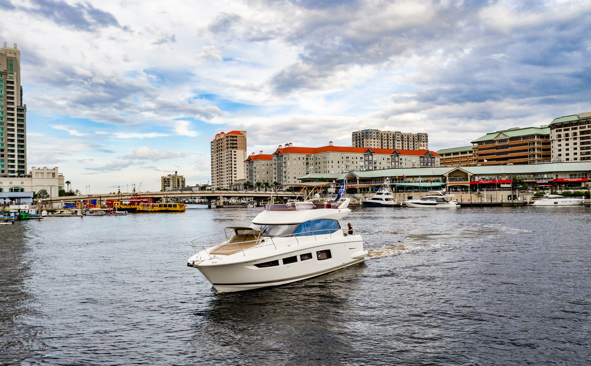 luxury yacht rental tampa